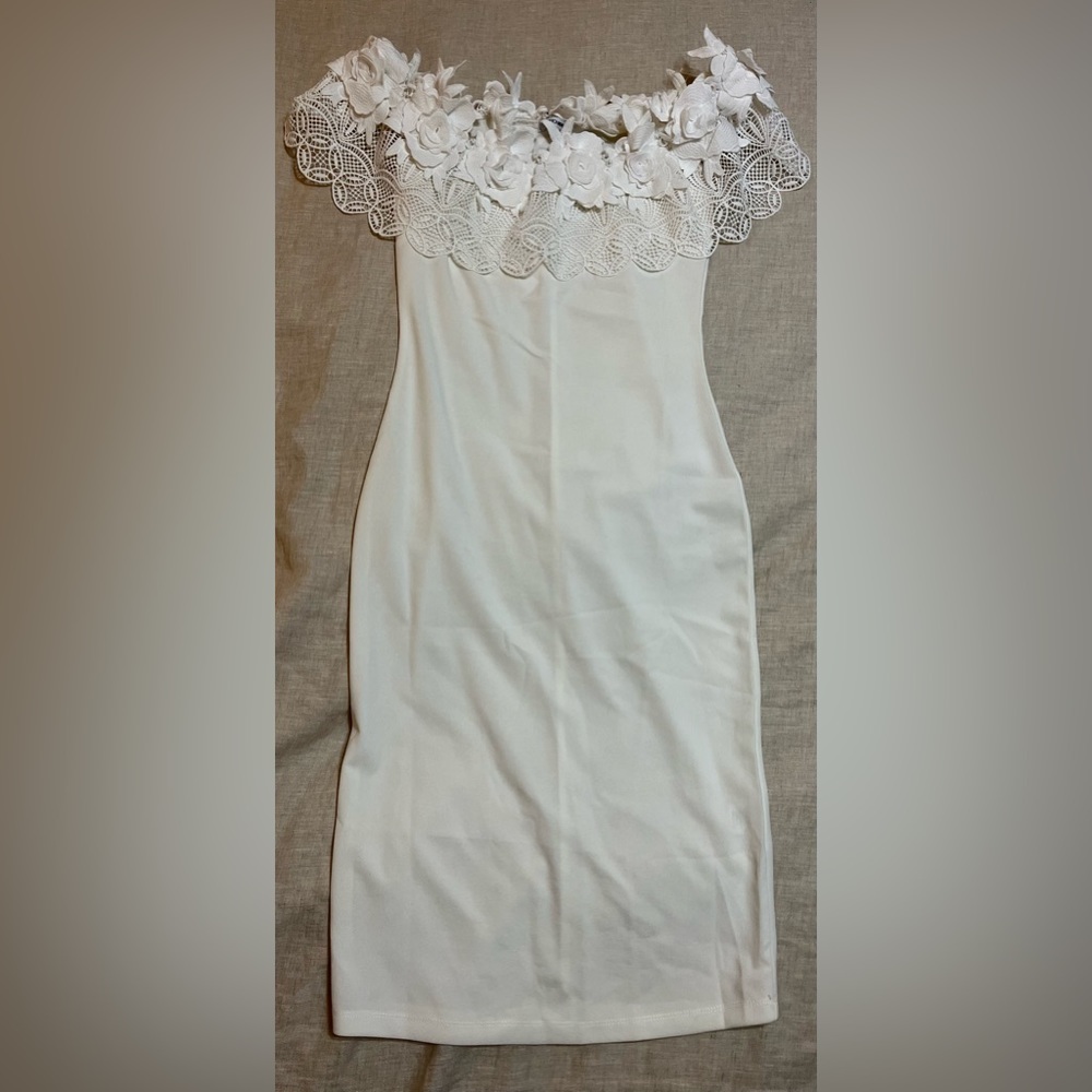 Floral white off the shoulder Dress *NWT*